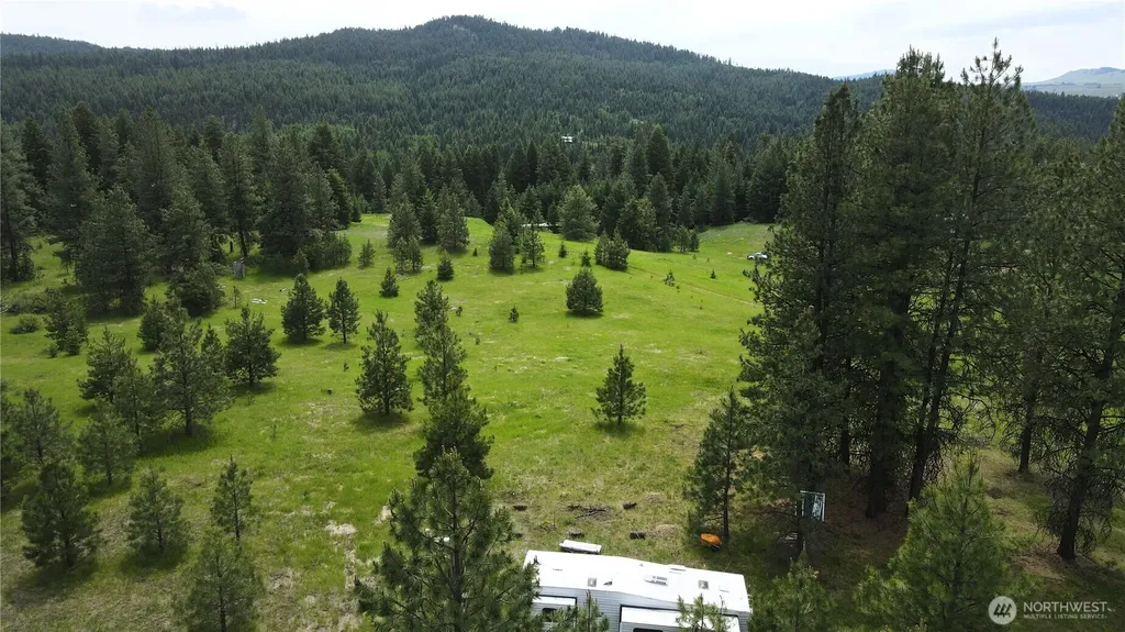13 Miner's Ridge Road Oroville WA 98844