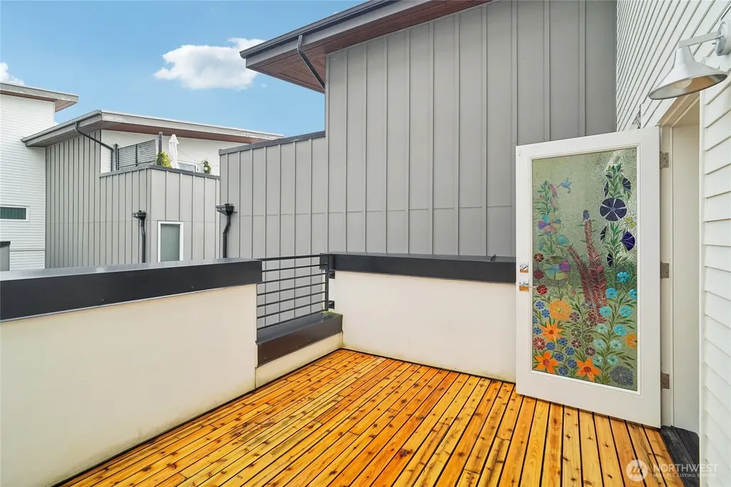 3070 SW Avalon Way Seattle WA 98126