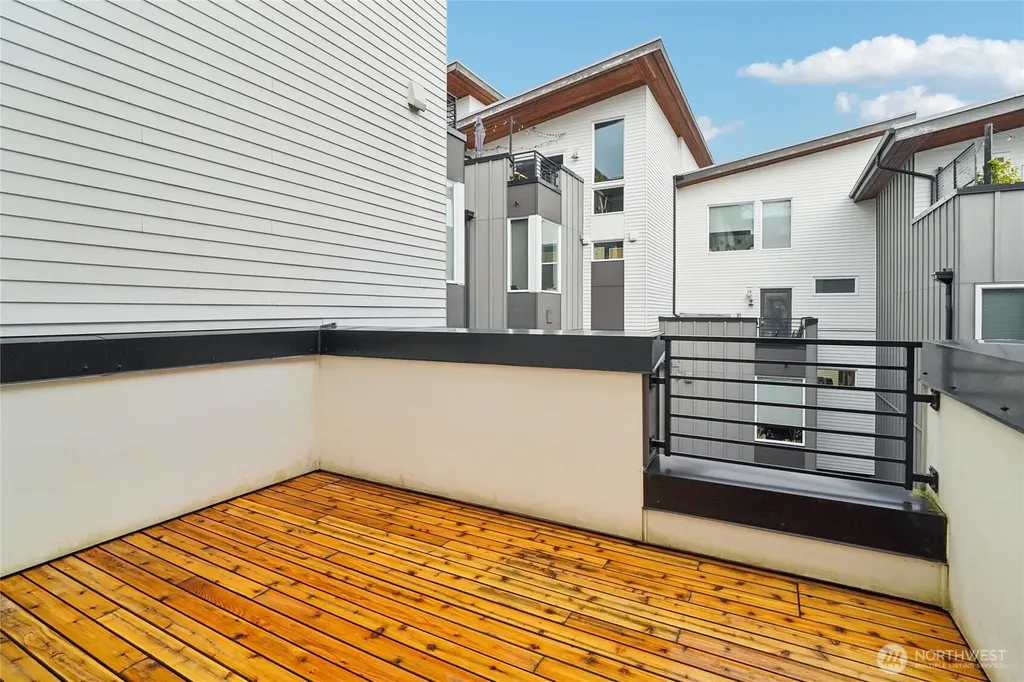 3070 SW Avalon Way Seattle WA 98126