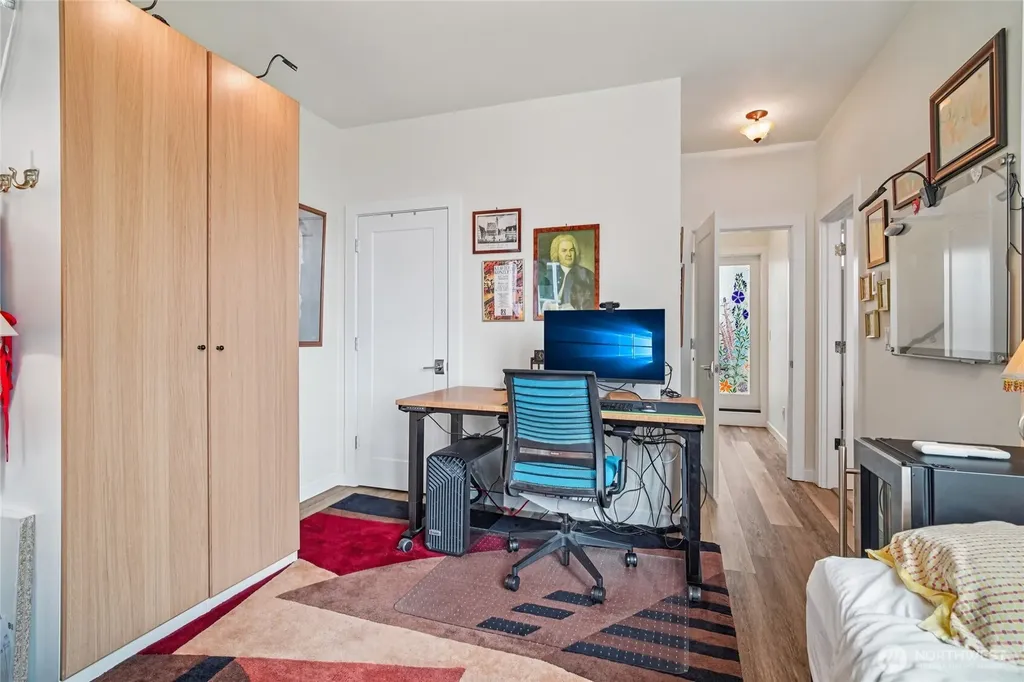 3070 SW Avalon Way Seattle WA 98126