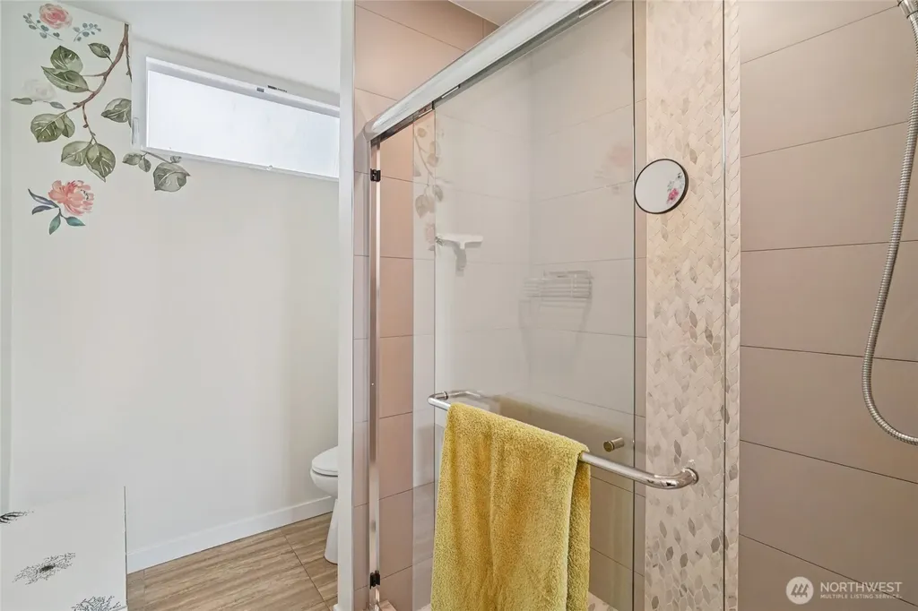 3070 SW Avalon Way Seattle WA 98126