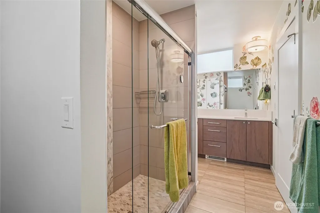 3070 SW Avalon Way Seattle WA 98126