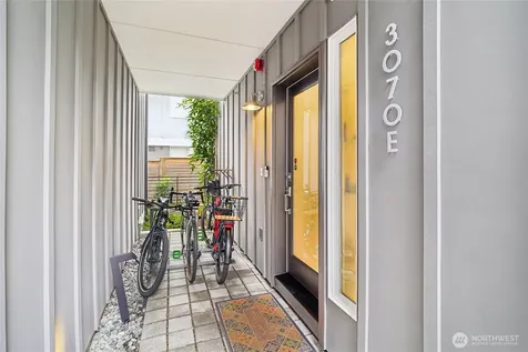 3070 SW Avalon Way Seattle WA 98126