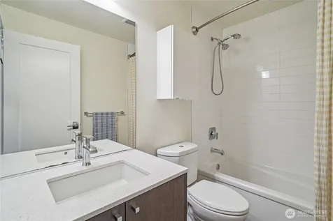 3070 SW Avalon Way Seattle WA 98126
