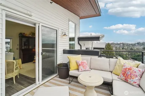 3070 SW Avalon Way Seattle WA 98126