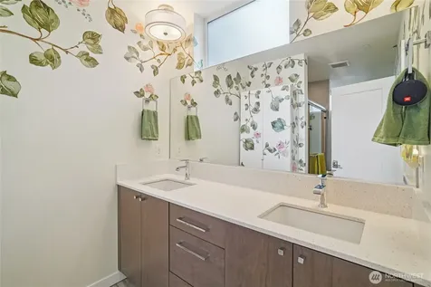 3070 SW Avalon Way Seattle WA 98126