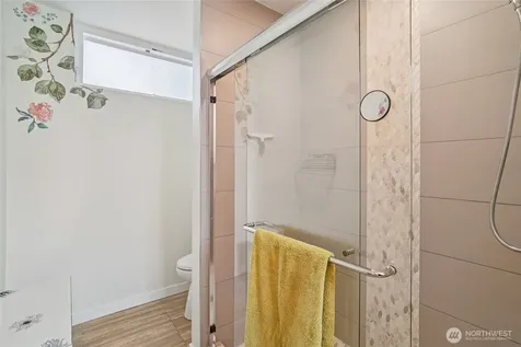 3070 SW Avalon Way Seattle WA 98126