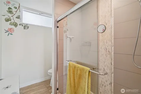 3070 SW Avalon Way Seattle WA 98126