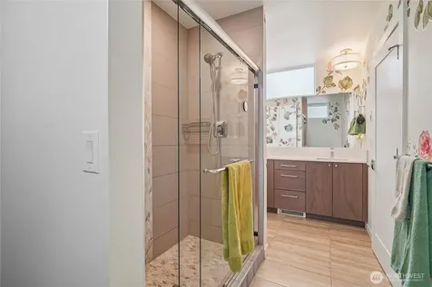 3070 SW Avalon Way Seattle WA 98126
