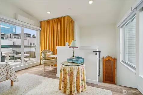 3070 SW Avalon Way Seattle WA 98126