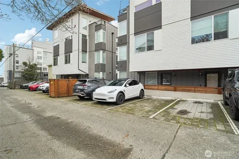 3070 SW Avalon Way Seattle WA 98126