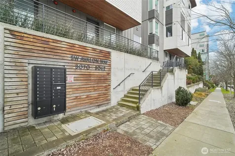 3070 SW Avalon Way Seattle WA 98126