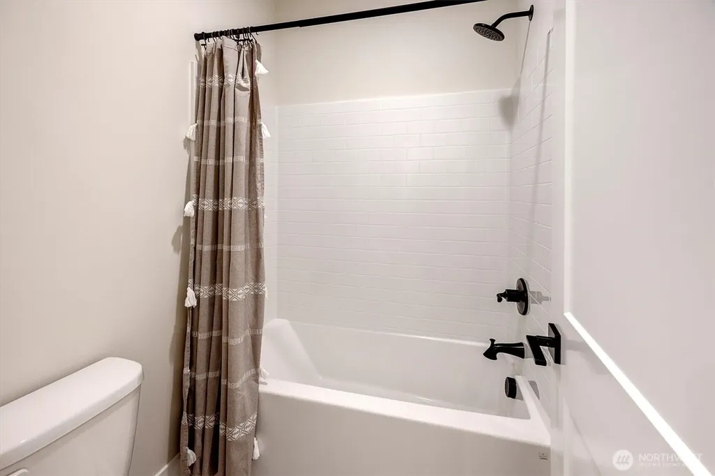 12143 NE 170th Place Bothell WA 98011