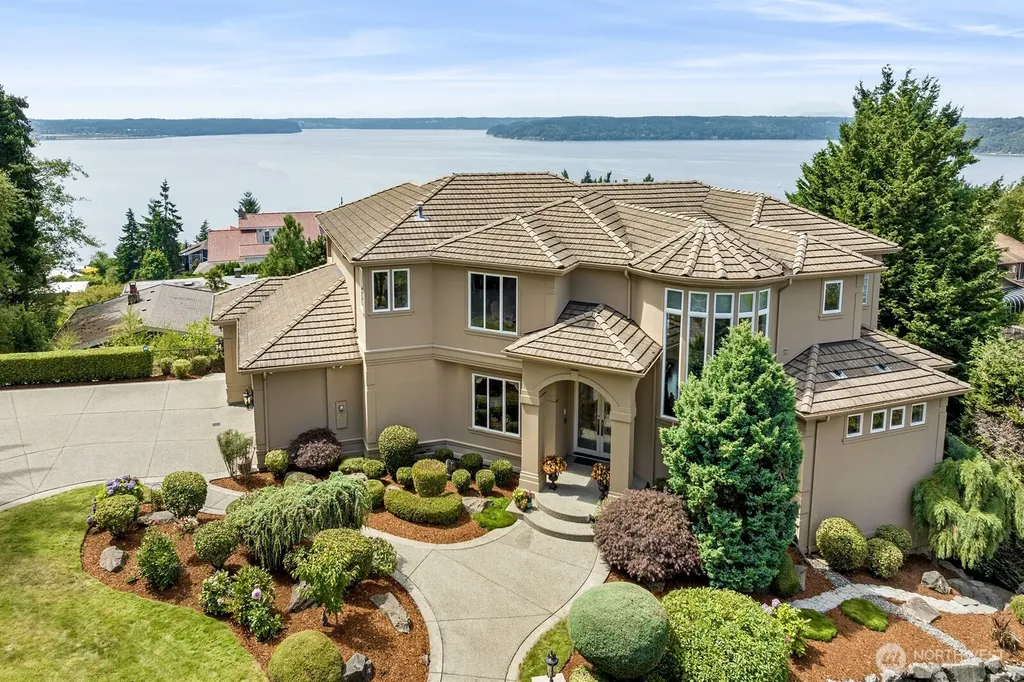 1705 61st Street NE Tacoma WA 98422