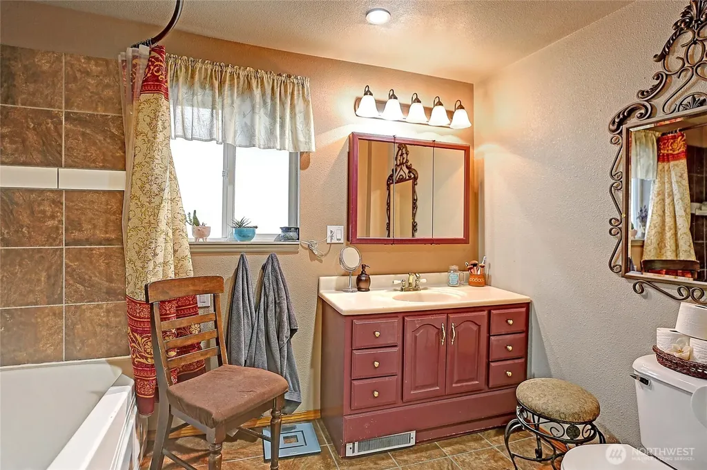 39729 State Route 530 NE Arlington WA 98223