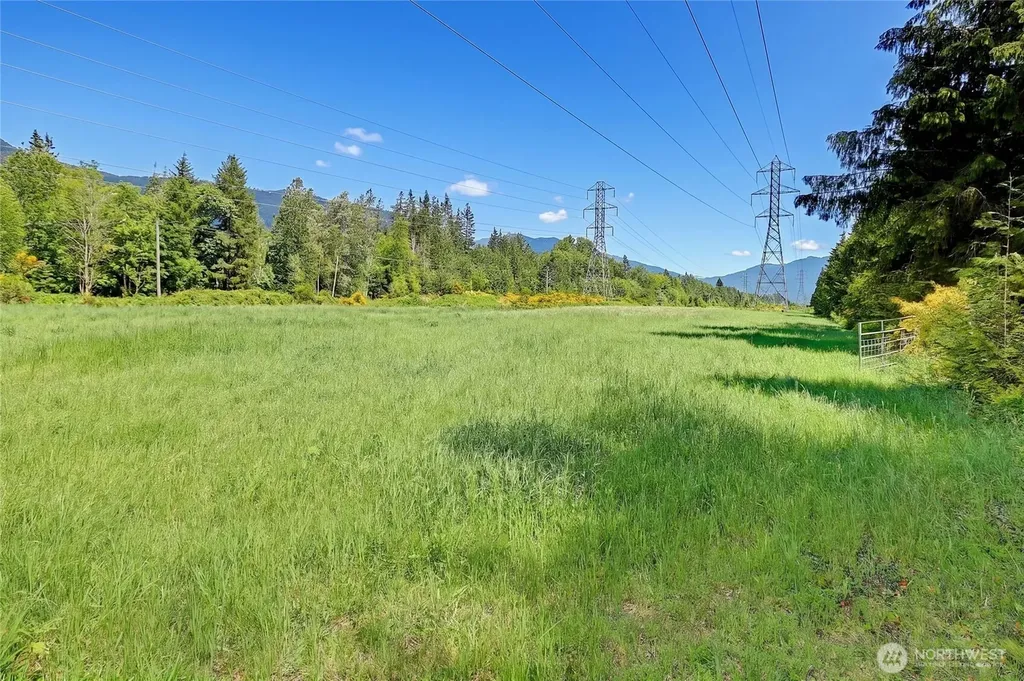 39729 State Route 530 NE Arlington WA 98223