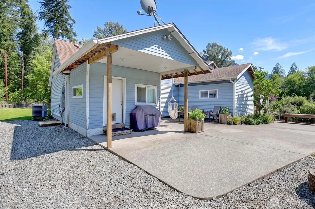 39729 State Route 530 NE Arlington WA 98223