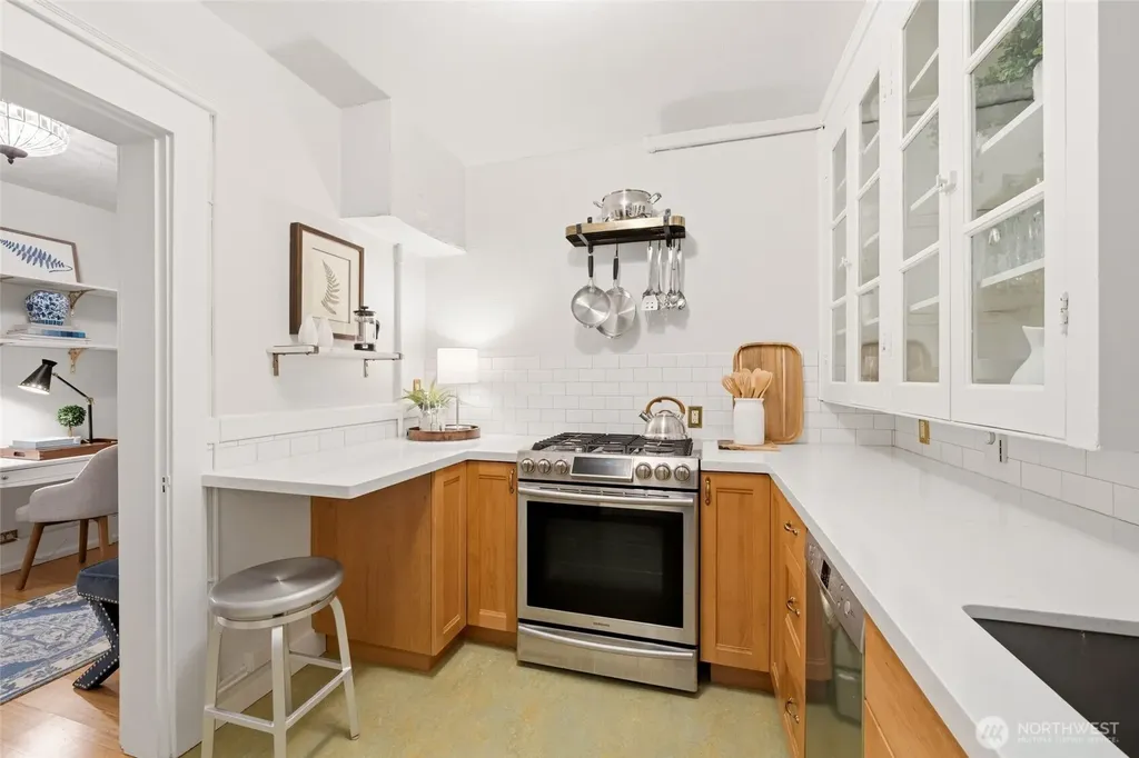 1732 15th Avenue Seattle WA 98122