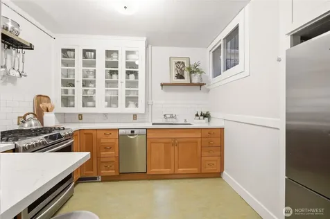 1732 15th Avenue Seattle WA 98122