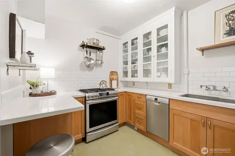 1732 15th Avenue Seattle WA 98122