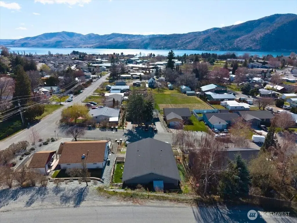 380 N Shore Court Manson WA 98831
