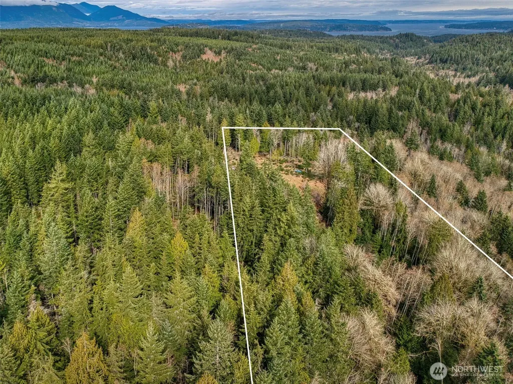 1 Larson Lane NW Seabeck WA 98380