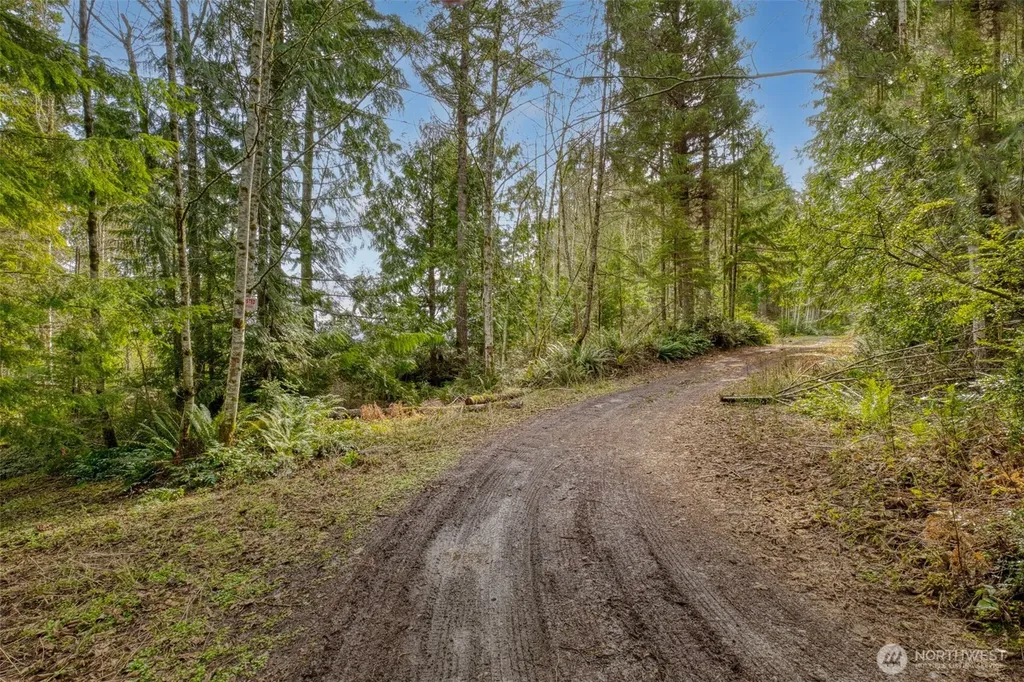 1 Larson Lane NW Seabeck WA 98380