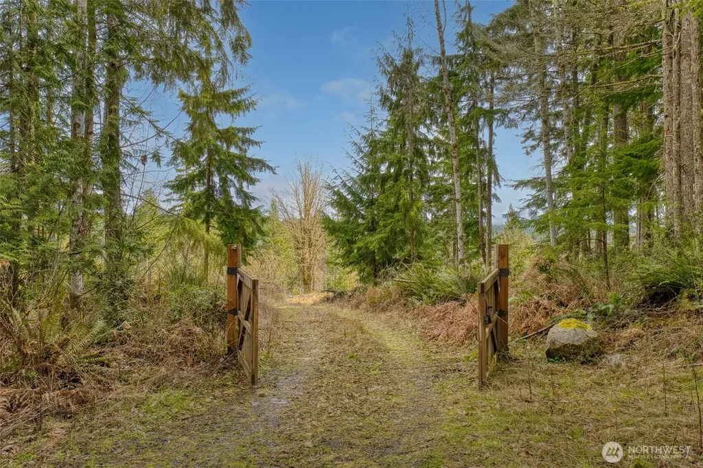 1 Larson Lane NW Seabeck WA 98380