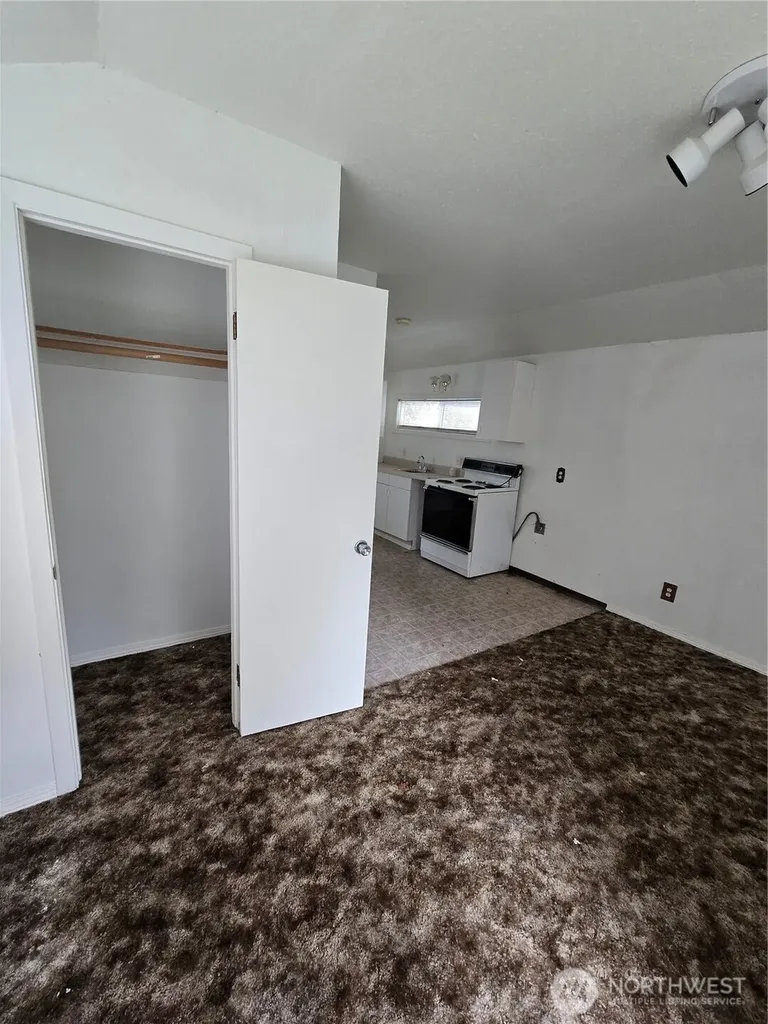 423 Long Avenue Kelso WA 98626