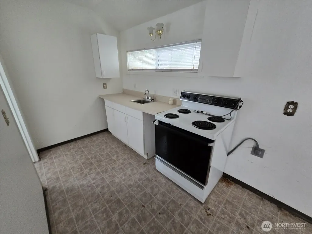 423 Long Avenue Kelso WA 98626