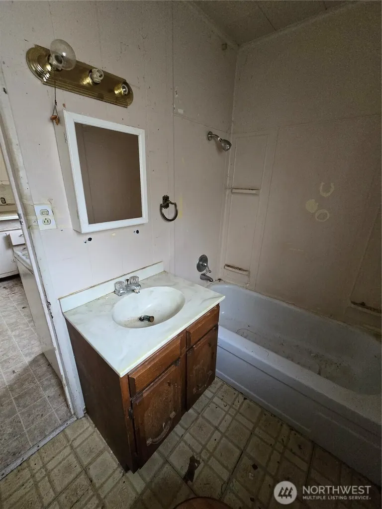 423 Long Avenue Kelso WA 98626