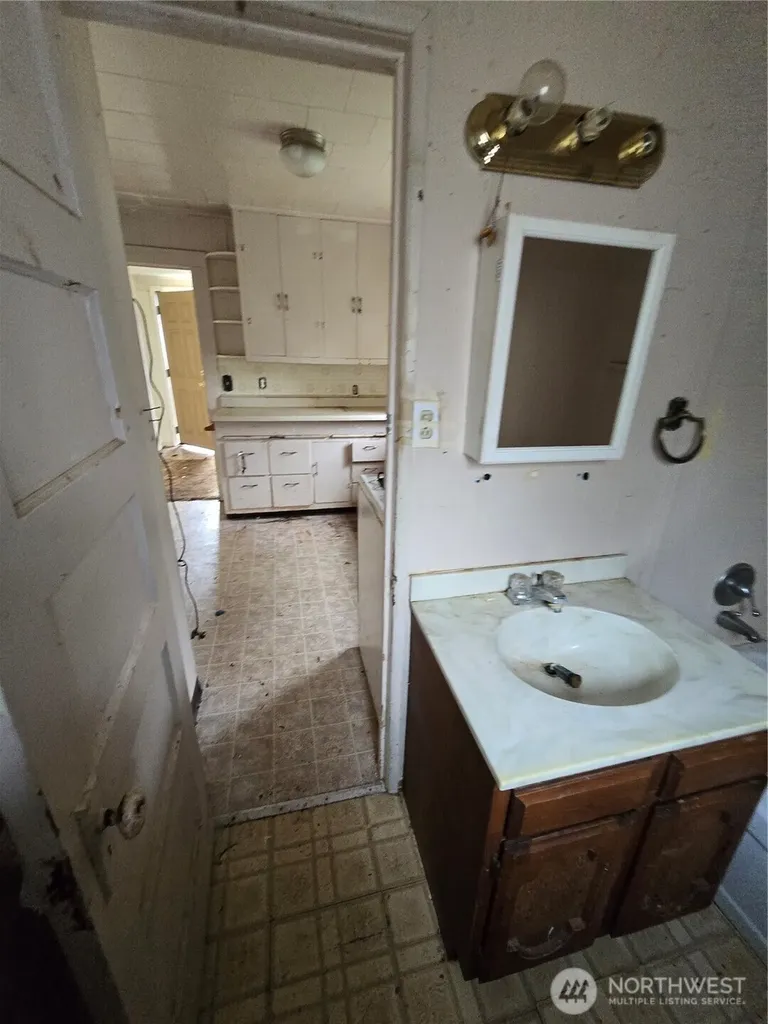 423 Long Avenue Kelso WA 98626