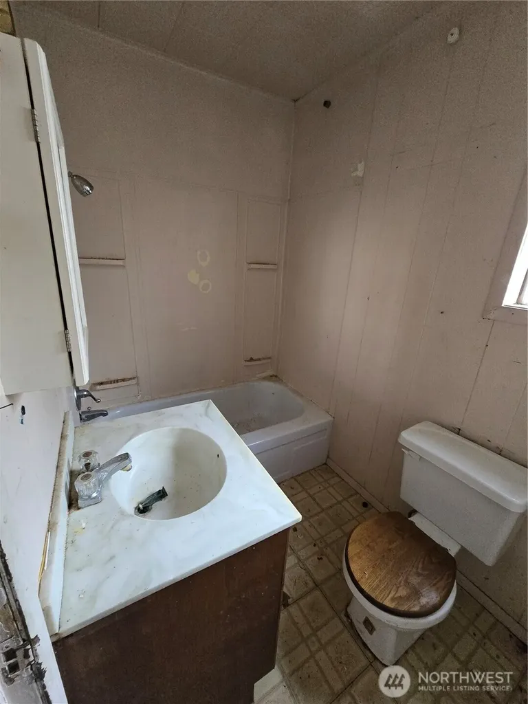 423 Long Avenue Kelso WA 98626