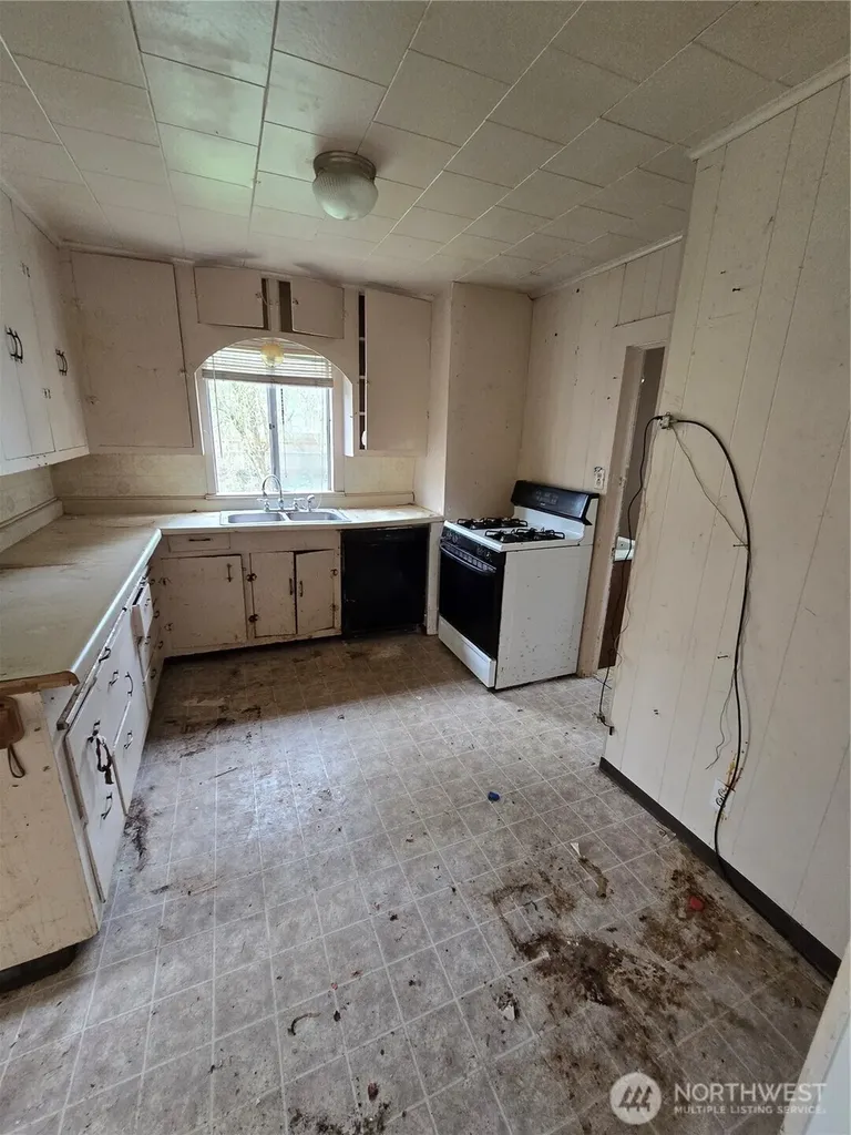423 Long Avenue Kelso WA 98626