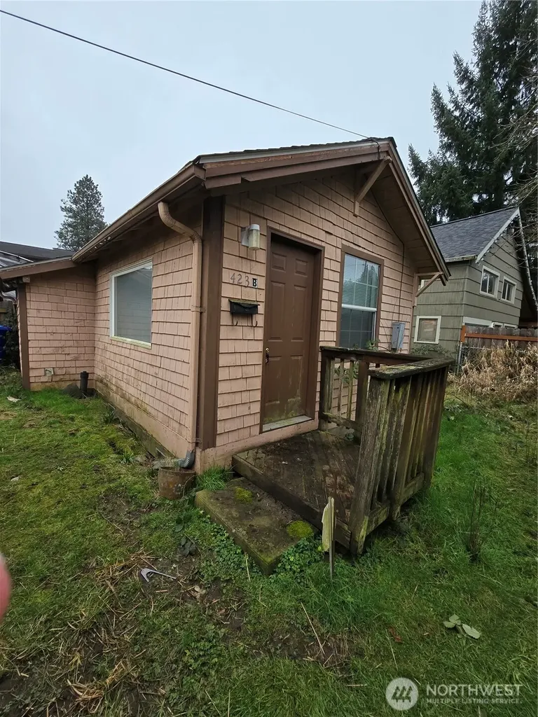 423 Long Avenue Kelso WA 98626