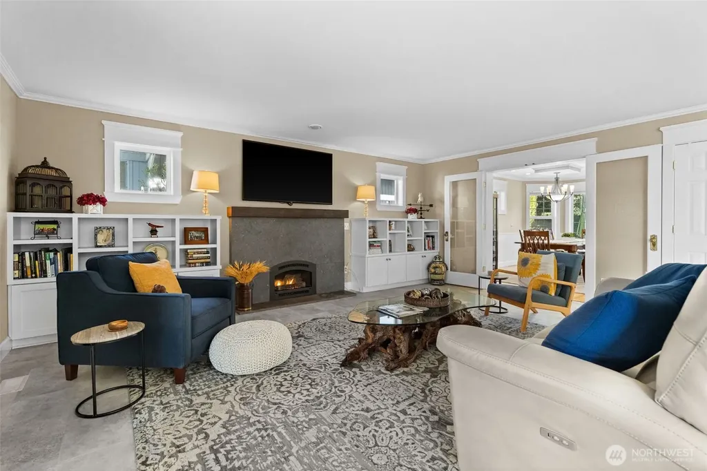 1607 Nisqually Street Steilacoom WA 98388
