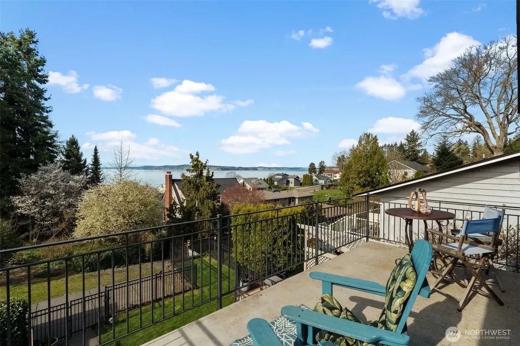 1607 Nisqually Street Steilacoom WA 98388