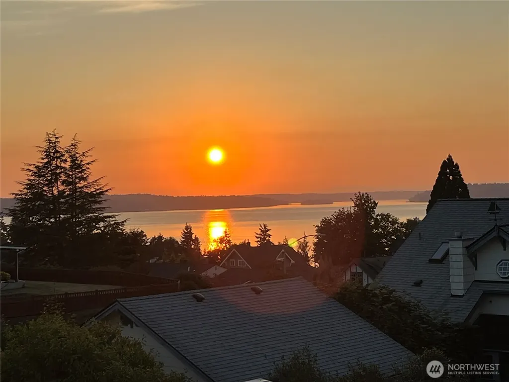 1607 Nisqually Street Steilacoom WA 98388
