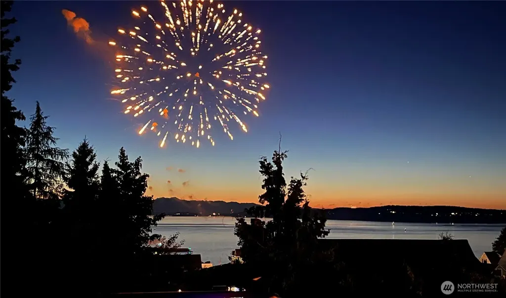 1607 Nisqually Street Steilacoom WA 98388