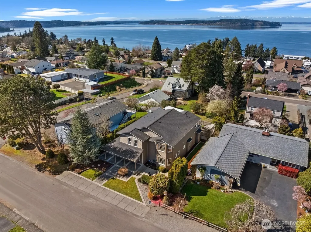1607 Nisqually Street Steilacoom WA 98388