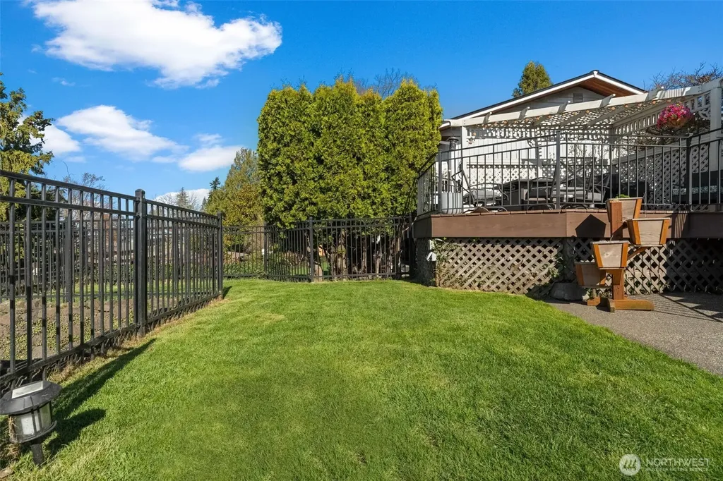1607 Nisqually Street Steilacoom WA 98388