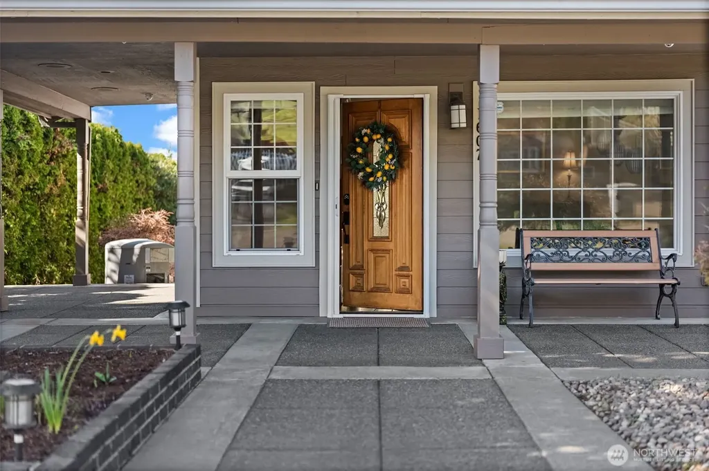 1607 Nisqually Street Steilacoom WA 98388