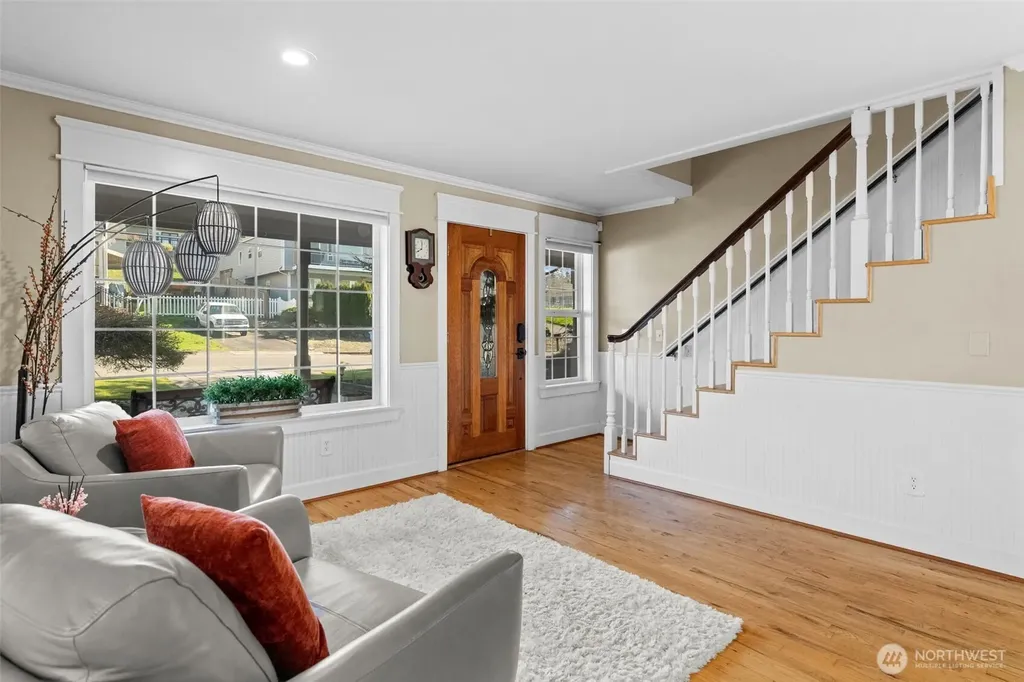 1607 Nisqually Street Steilacoom WA 98388
