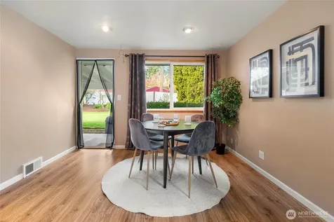 19513 Meridian Avenue N Shoreline WA 98133