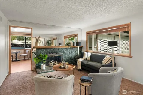 19513 Meridian Avenue N Shoreline WA 98133
