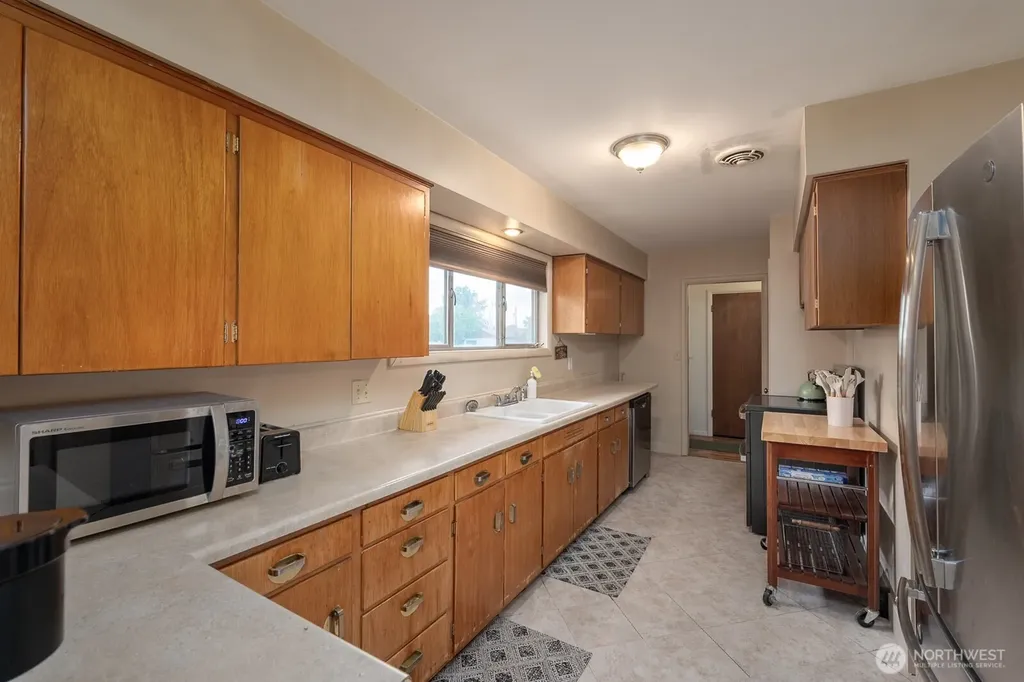 1609 W Lakeside Drive Moses Lake WA 98837