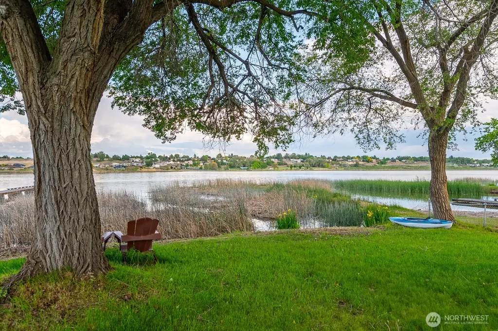 1609 W Lakeside Drive Moses Lake WA 98837