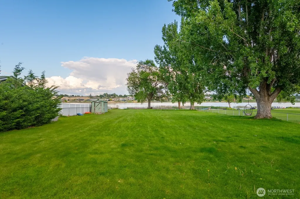 1609 W Lakeside Drive Moses Lake WA 98837