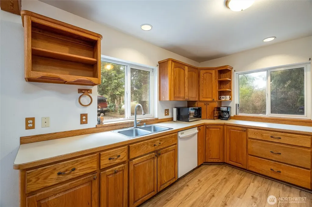 4390 Fleet Road Blaine WA 98230
