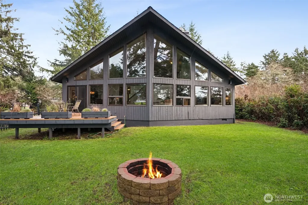 147 Octopus Avenue NE Ocean Shores WA 98569